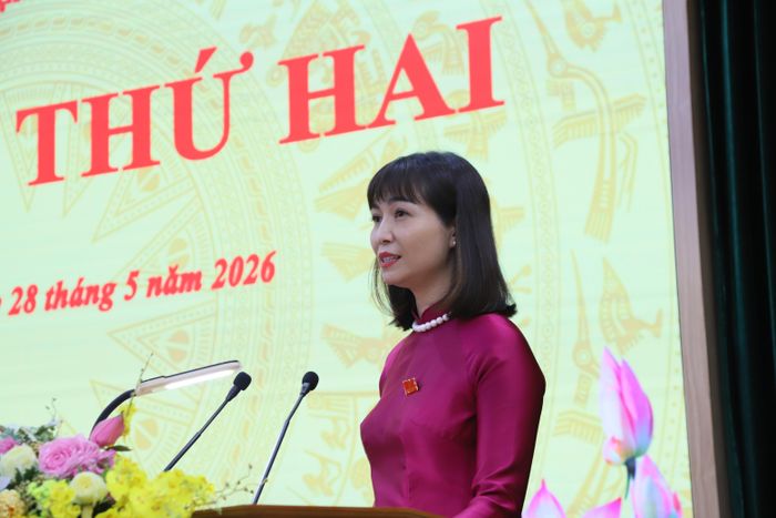 Chủ tịch HĐND phường Hoàn Kiếm Trương Thị Thanh Nhàn phát biểu nhận nhiệm vụ. Ảnh: PV