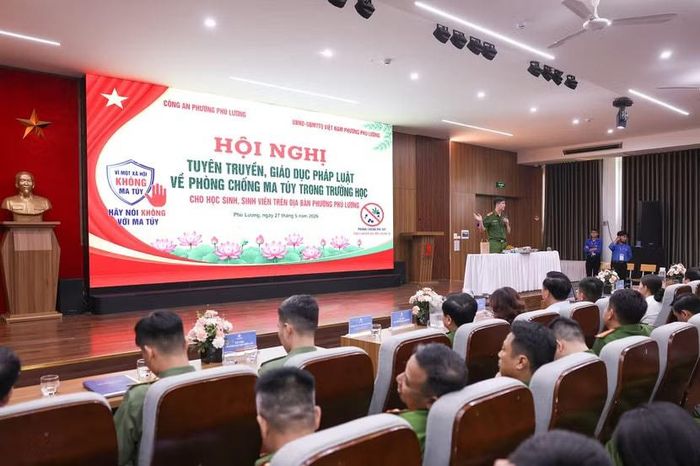 Quang cảnh Hội nghị tuyên truyền giáo dục pháp luật về phòng, chống ma túy trong học đường cho học sinh, sinh viên các trường Đại học Đại Nam, Đại học Điện lực và THPT Trần Hưng Đạo. Ảnh: Lam Thanh