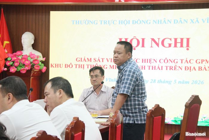 Phó Chủ tịch UBND xã Vĩnh Thanh Nguyễn Thế Hưng phát biểu tại hội nghị. Ảnh: TH