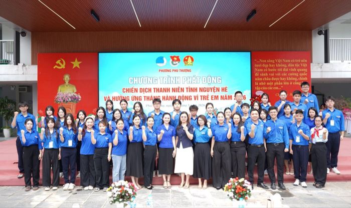 Lực lượng thanh niên tình nguyện phường Phú Thượng sẵn sàng cho chương trình “Tiếp sức mùa thi” năm nay. Ảnh: PT
