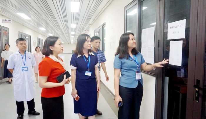 Các phòng thi đã được niêm yết hướng dẫn và danh sách thí sinh theo đúng quy định. Ảnh: B.Duy
