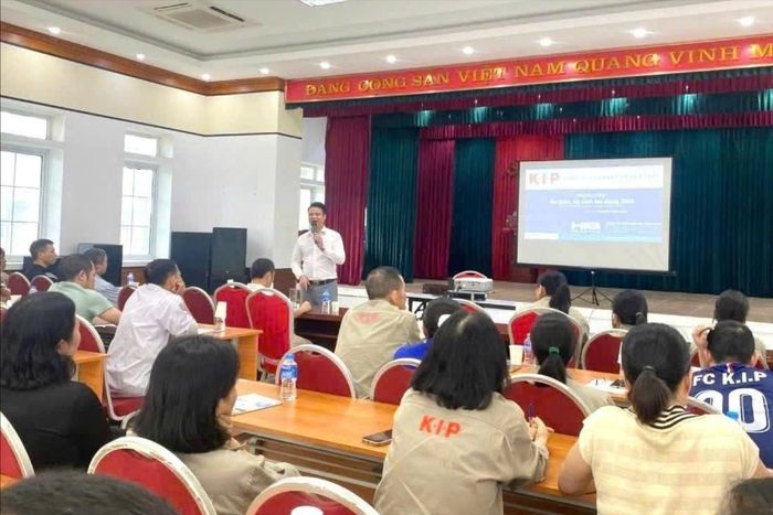 Doanh nghiệp chú trọng huấn luyện, nâng cao ý thức phòng ngừa tai nạn cho người lao động. Ảnh: TH