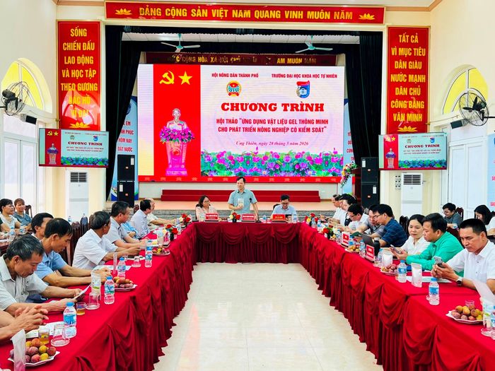 Phó Chủ tịch Hội Nông dân thành phố Hà Nội Trương Văn Nhung phát biểu tại hội thảo. Ảnh: Ánh Ngọc