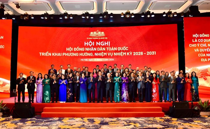 Các đại biểu chụp ảnh lưu niệm tại hội nghị. Ảnh: Thành Thái Hùng