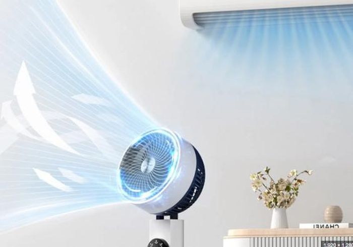 Khi dùng quạt điều hòa, quạt bạn hãy để thiết bị ở vị trí bằng phẳng, khoảng cách phù hợp để gió tỏa ra đều rộng khắp phòng. Điều này sẽ giúp cơ thể mát mẻ, phòng tránh nhiễm lạnh hoặc trúng gió.