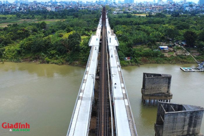 Cầu Long Biên không chỉ là một công trình giao thông mà còn là biểu tượng lịch sử của Thủ đô. Đợt sửa chữa cầu Long Biên lần này không chỉ có ý nghĩa đảm bảo an toàn giao thông mà còn là bước chuẩn bị cho định hướng cải tạo toàn diện cầu Long Biên trong thời gian tới.
