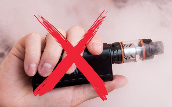 Thuốc lá điện tử có chứa nicotine là một hóa chất gây nghiện cao và độc tính cao. Ảnh minh họa.