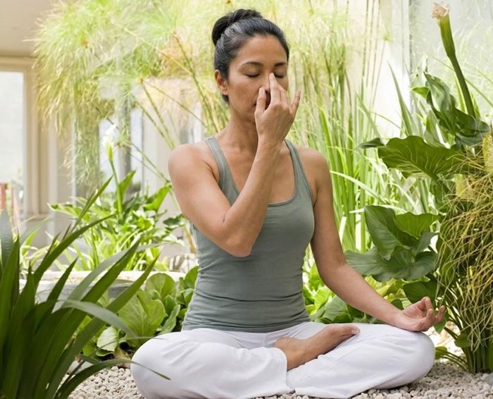 Bài tập thở Kapalabhati pranayama.