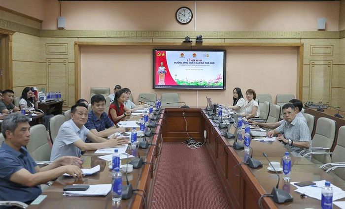 Các đại biểu tham dự cuộc họp.
