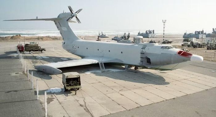 Khái niệm ekranoplan không mới. Trong thời kỳ Chiến tranh Lạnh, Liên Xô từng phát triển phương tiện tương tự nổi tiếng với tên gọi “quái vật biển Caspi”, dài 92 m và có trọng lượng cất cánh tối đa 544 tấn. 