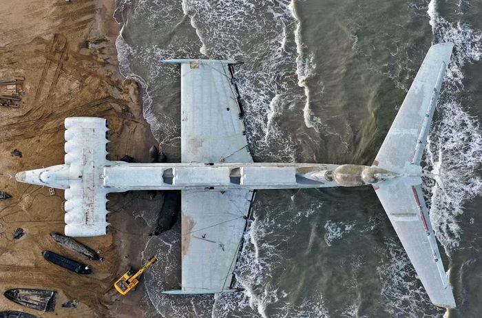 Ekranoplan không phải là tàu thủy cũng không phải máy bay theo nghĩa truyền thống, mà là phương tiện lai.