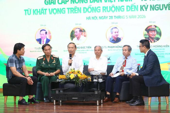 Các diễn giả tại Tọa đàm. Ảnh: Phạm Hưng.
