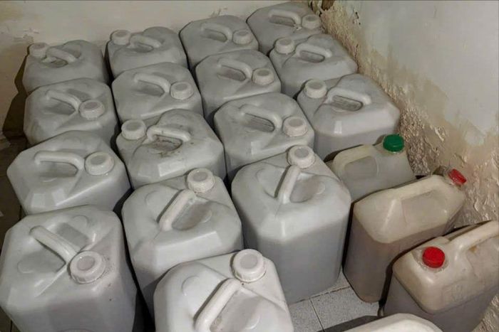 Nhiều hóa chất được phát hiện. Ảnh: CA