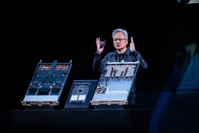 Dòng chip Blackwell được Nvidia cho ra mắt trong năm ngoái hiện được Mỹ kiểm soát chặt, hạn chế xuất khẩu ra nước ngoài. Ảnh: New York Times. 