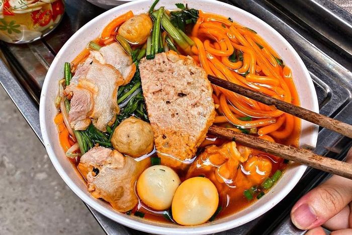  Bên cạnh cà phê, bún đỏ là một trong những đặc sản nhất định phải thử khi đến Buôn Ma Thuột. Ảnh: @pan.annit. 