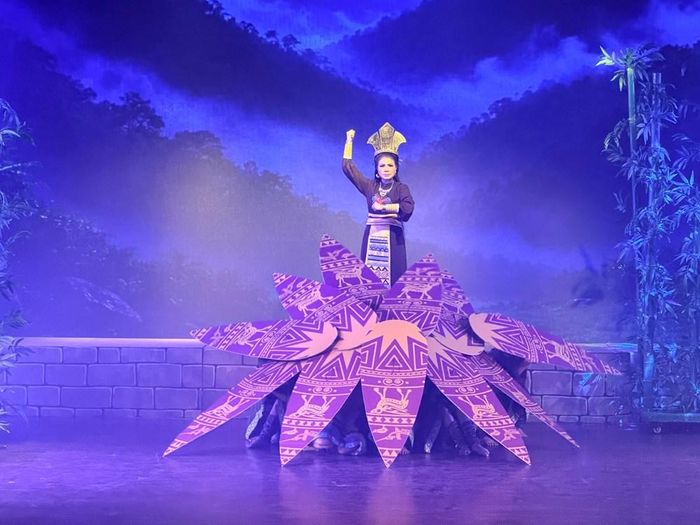 Vở "Tiếng trống Mê Linh" không chỉ tái hiện cuộc khởi nghĩa Hai Bà Trưng, mà còn khơi dậy tinh thần bất khuất, lòng yêu nước và niềm tự hào dân tộc qua ngôn ngữ sân khấu cải lương