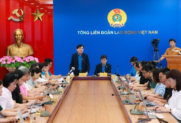 Quang cảnh buổi họp báo