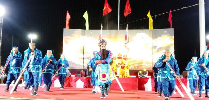 Biểu diễn nghệ thuật bả trạo
