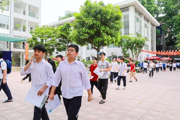 Điểm thi trường THPT Đoàn Kết - Hai Bà Trưng (phường Bạch Mai) có 696 thí sinh, 29 phòng thi. Ảnh: Khánh Hòa - TTXVN