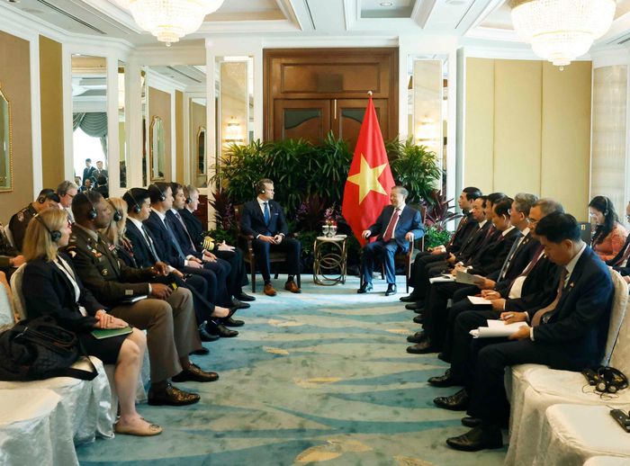 Tổng Bí thư, Chủ tịch nước Tô Lâm tiếp Bộ trưởng Bộ Chiến tranh Hoa Kỳ Pete Hegseth. Ảnh: Thống Nhất – TTXVN