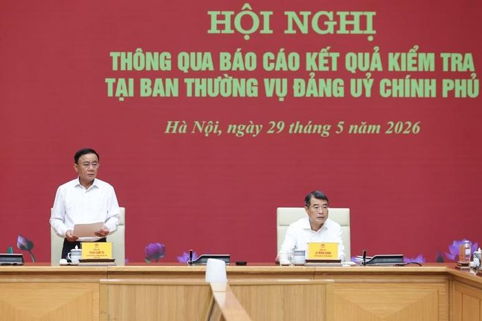 Đồng chí Trần Cẩm Tú nêu rõ, Đoàn kiểm tra, giám sát đánh giá cao những nỗ lực, cố gắng và kết quả đạt được của Đảng ủy Chính phủ trong thời gian qua, hoàn thành khối lượng công việc lớn, cơ bản đáp ứng yêu cầu đề ra, có những đột phá - Ảnh: VGP/Nhật Bắc