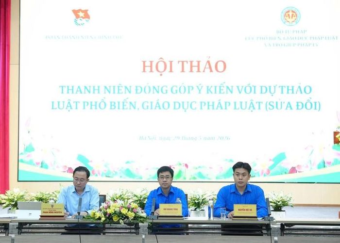 Các đại biểu chủ trì Hội thảo. Ảnh: VGP/DA