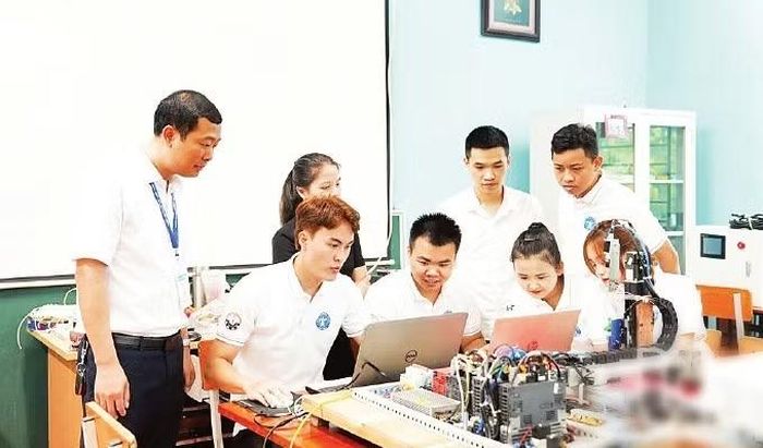 Sinh viên Đại học Thái Nguyên trong giờ thực hành về trí tuệ nhân tạo (AI).