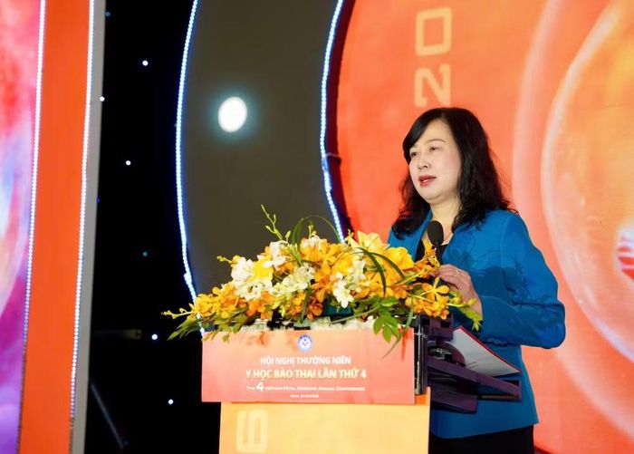 Bộ trưởng Y tế Đào Hồng Lan phát biểu tại hội nghị.