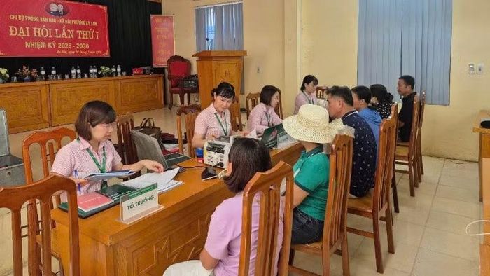 Duy trì hoạt động mạng lưới điểm giao dịch xã phục vụ nhân dân vay vốn thuận lợi.