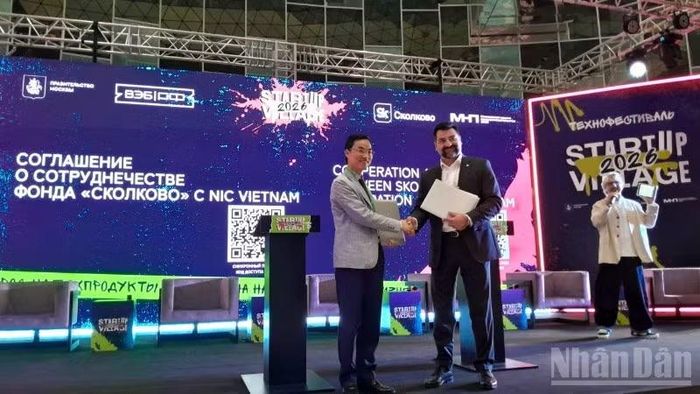 Lễ ký biên bản thỏa thuận hợp tác giữa Trung tâm Đổi mới sáng tạo Quốc gia (NIC) và Quỹ Skolkovo.