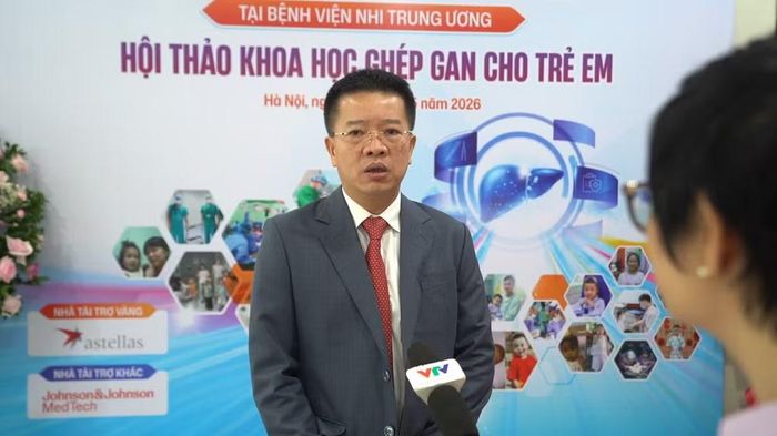 Phó Giáo sư, Tiến sĩ Phạm Duy Hiền, Phó Giám đốc Bệnh viện Nhi Trung ương chia sẻ bên lề hội thảo.