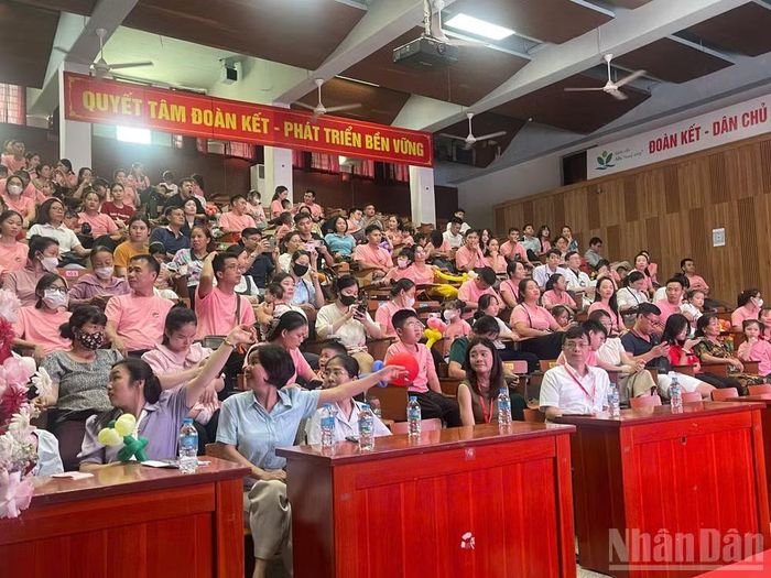 Gặp mặt 100 gia đình bệnh nhi được ghép gan thành công.