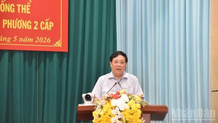 Đồng chí Phạm Thành Ngại, Chủ tịch Ủy ban nhân dân tỉnh Đồng Tháp phát biểu tại hội nghị.