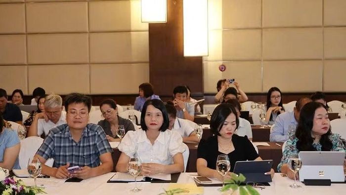 Các đại biểu tham dự hội thảo.