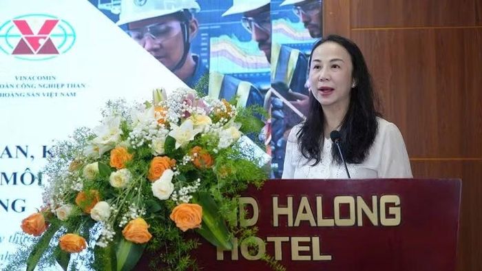 Lãnh đạo Cục Pháp luật dân sự - Kinh tế (Bộ Tư pháp) phát biểu tại hội thảo.