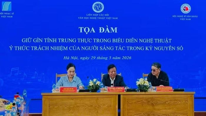 Các đại biểu điều hành tọa đàm.