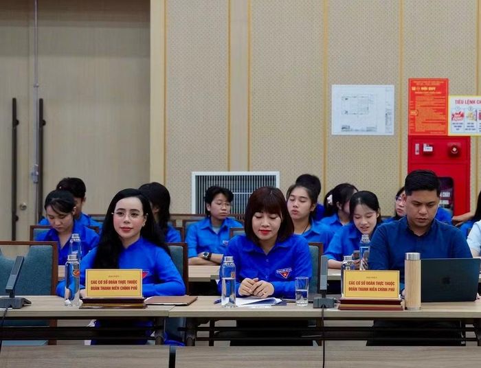 Các đại biểu tham dự hội thảo.