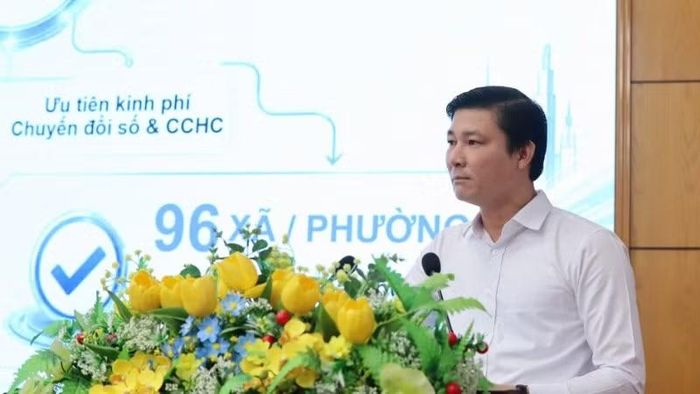 Giám đốc Sở Tài chính Tây Ninh Trương Văn Liếp báo cáo tham luận.