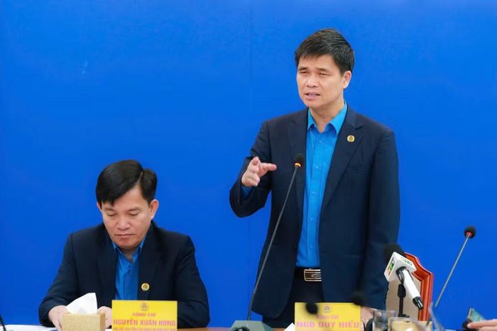 Phó Chủ tịch Tổng Liên đoàn Lao động Việt Nam Ngọ Duy Hiểu thông tin một số vấn đề báo chí quan tâm.