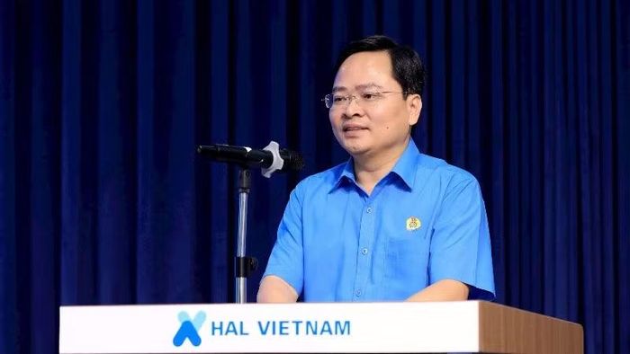 Chủ tịch Tổng Liên đoàn Lao động Việt Nam Nguyễn Anh Tuấn phát biểu.