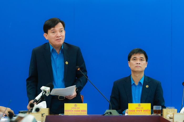 Ông Nguyễn Xuân Hùng - Phó Chủ tịch Tổng LĐLĐ Việt Nam phát biểu tại buổi họp báo
