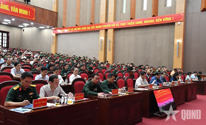 Các đại biểu dự hội nghị. 