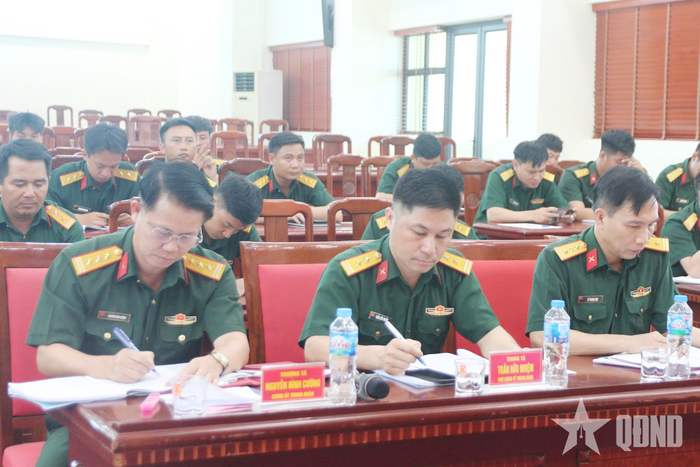 Trung đoàn 244 (Bộ CHQS tỉnh Quảng Ninh) tổ chức hội nghị.