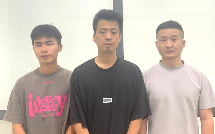 Nhóm đối tượng có hành vi “Bắt, giữ người trái pháp luật” và “Cưỡng đoạt tài sản”.