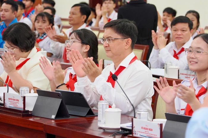  Đồng chí Nguyễn Mạnh Cường tham dự chương trình. Ảnh: HOÀNG HÙNG 