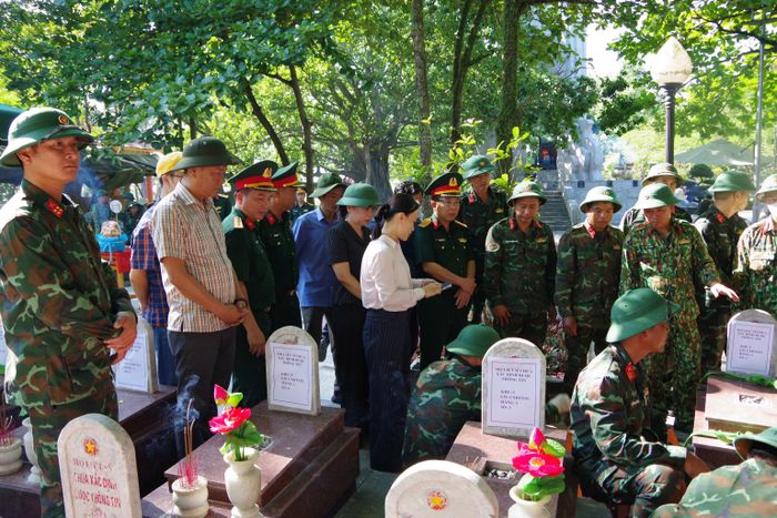 Lấy mẫu, số hóa thông tin, bàn giao mẫu hài cốt liệt sĩ tại Nghĩa trang Liệt sĩ quốc gia Trường Sơn