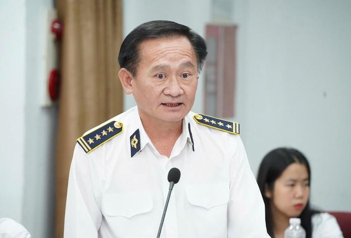  Ông Trần Phú Cường, Chi cục trưởng Chi cục Chăn nuôi và Thú y TPHCM chia sẻ tại tọa đàm. 