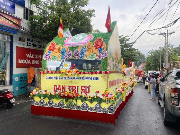  Diễu hành xe hoa kính mừng Phật đản Phật lịch 2570 từ Tổ đình Hội Khánh đến chùa Hội An 