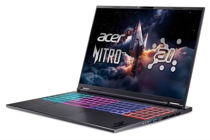 Trong khi đó, Nitro ProPanel AN16S-61 là mẫu laptop gaming cao cấp hướng tới game thủ hardcore và AI Creator với sức mạnh đến từ RTX 5070 kết hợp Ryzen AI 9 365, cho khả năng xử lý các tựa game AAA nặng, ray tracing cũng như tăng tốc các tác vụ AI như chỉnh sửa video, xử lý hình ảnh và livestream chuyên nghiệp.