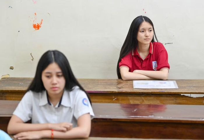 Năm nay, thành phố có gần 125.000 thí sinh đăng ký dự thi vào lớp 10 công lập, cùng hàng chục nghìn lượt dự thi vào các trường chuyên.